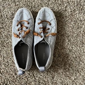 Women’s Sperry canvas sneakers